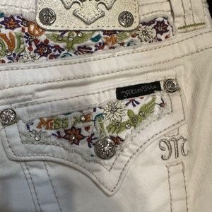 Miss Me size 26 white studded shorts